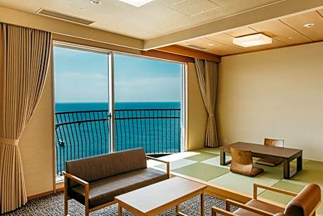 Room with Tatami Area with Private Bathroom and Ocean View - Non-Smoking