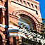 The Met Hotel