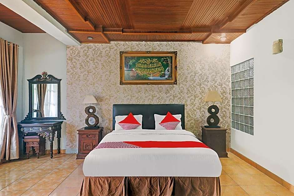 OYO Life 11350O Hotel R Cantika Syariah