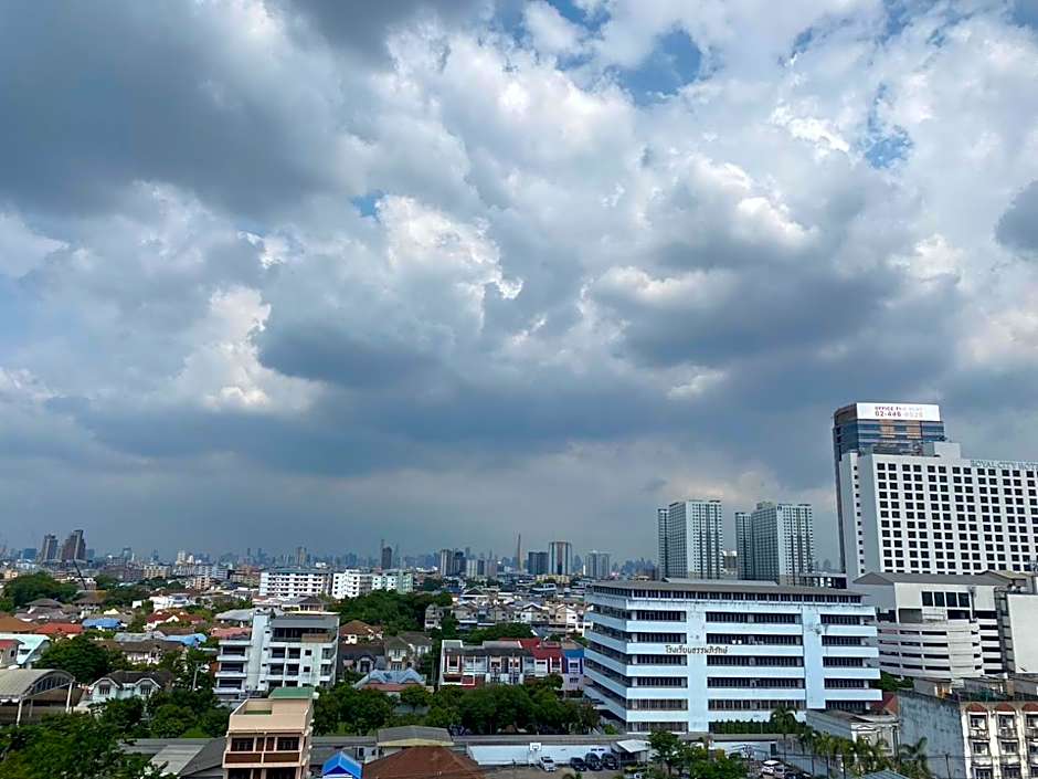 Komol Residence Bangkok