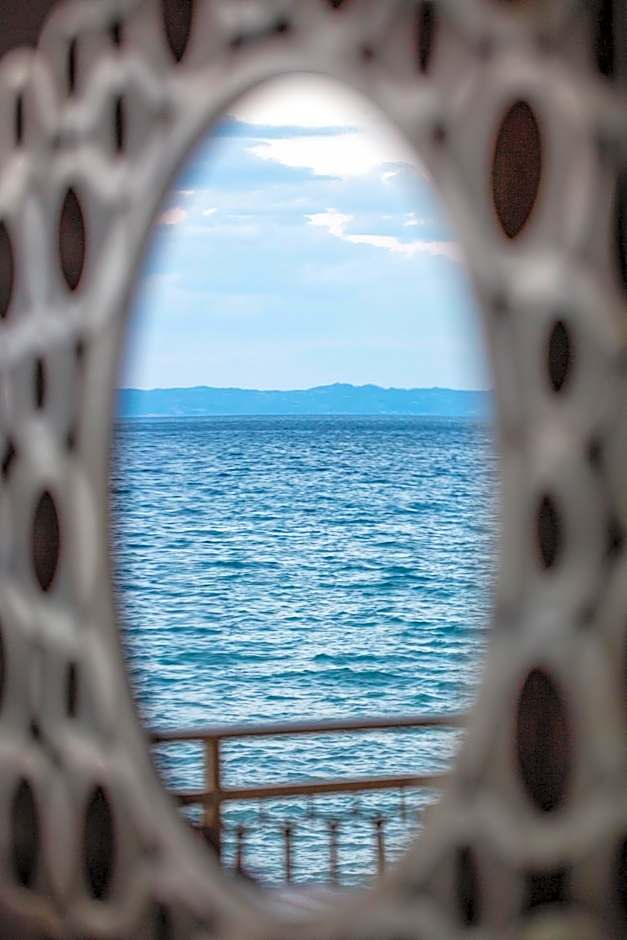 Royalty Suites Seaside