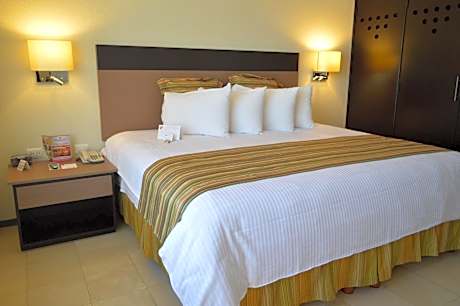 Junior King Suite