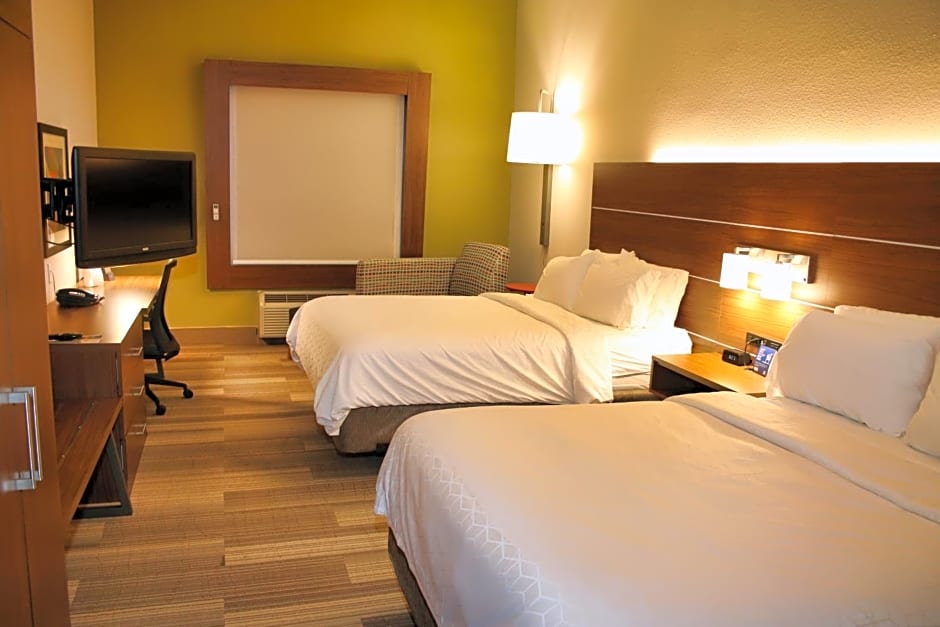 Holiday Inn Express & Suites Douglas By IHG