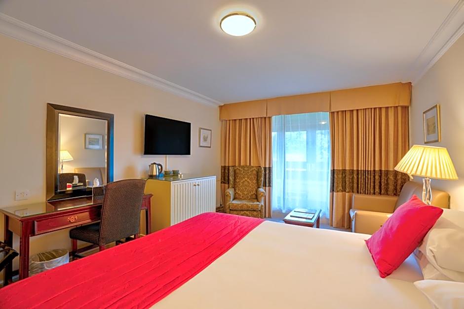 Sunday Box Hill Burford Bridge Hotel