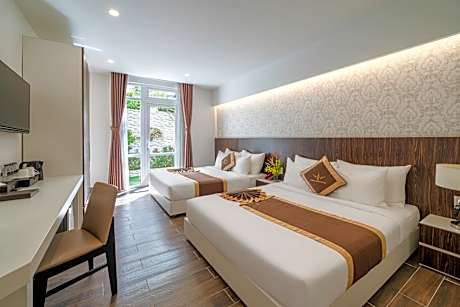 Family Room with Garden View