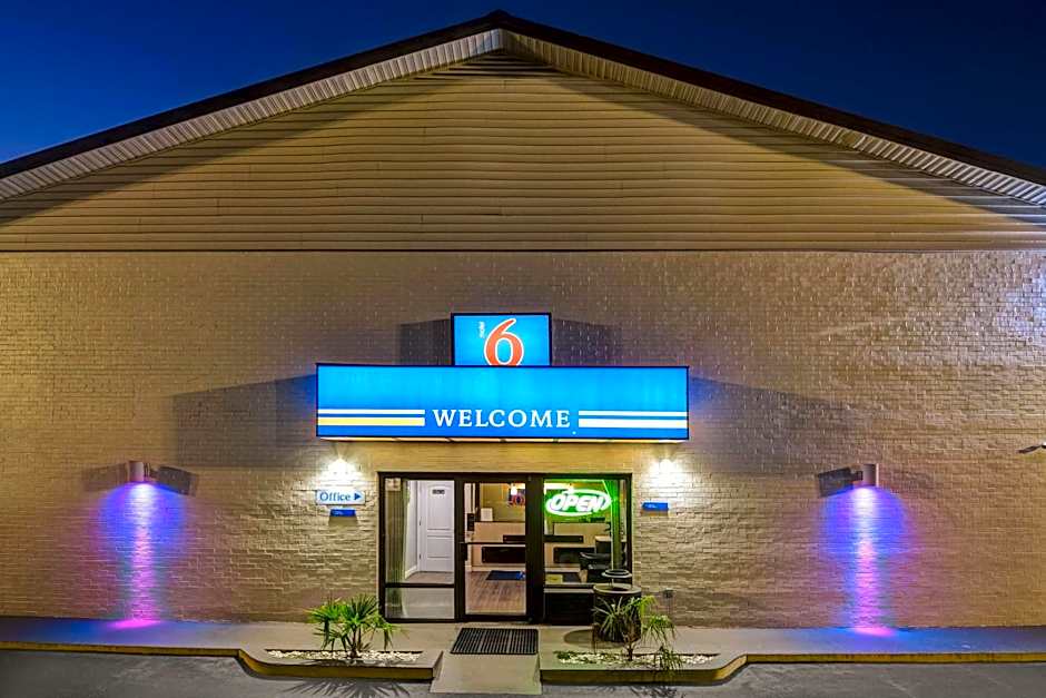 Motel 6-Dalton, GA