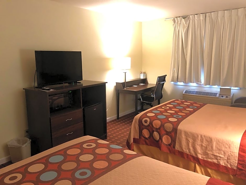 Super 8 by Wyndham Plover Stevens Point Area