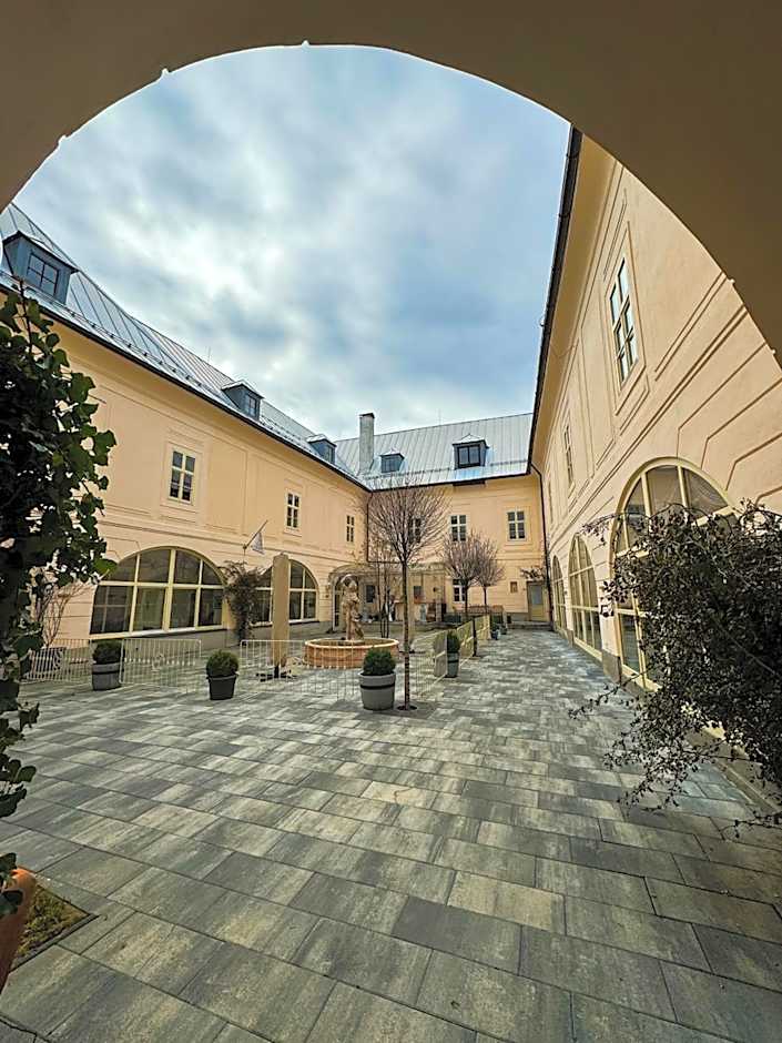 Opera apartments - Mestský palác