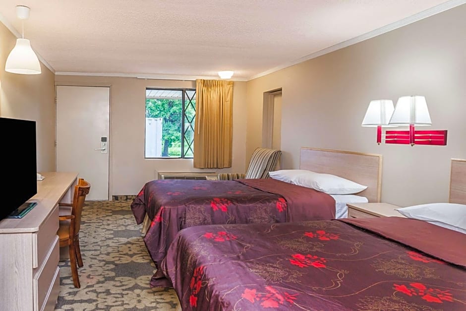 Knights Inn Farmington Hills
