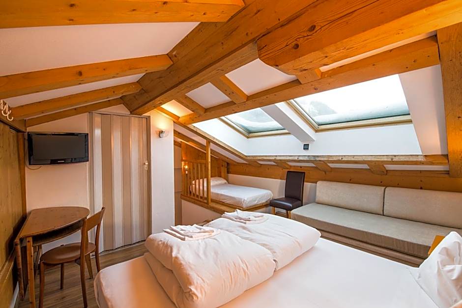 La Tambra - Residence - Central with Restaurant