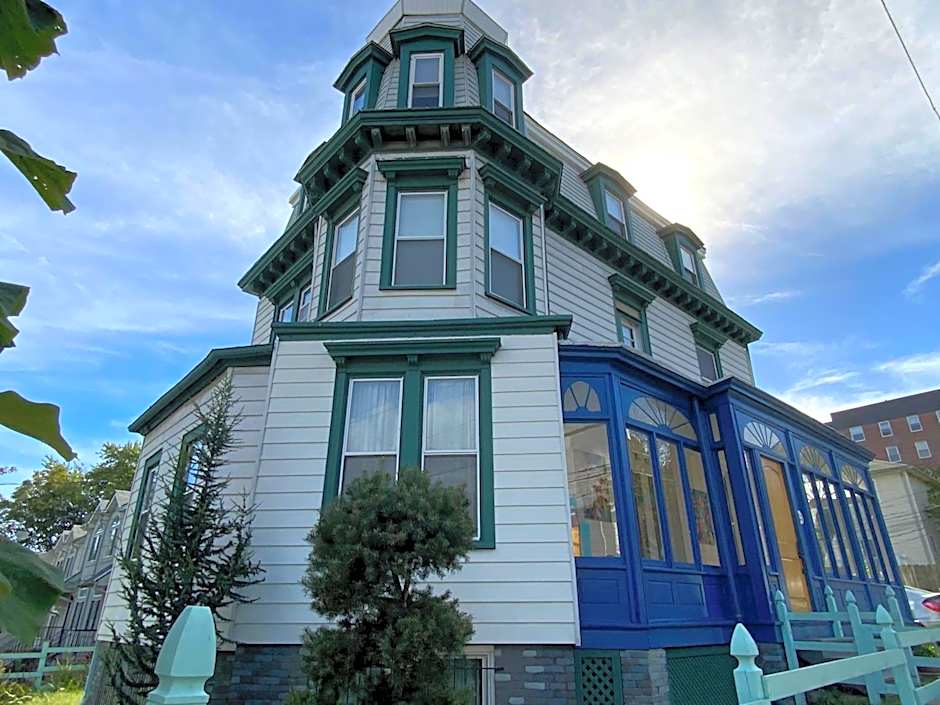 Fort Pl B&B and Gallery