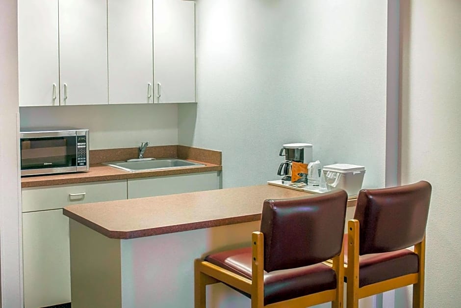 Quality Inn & Suites Longview Kelso