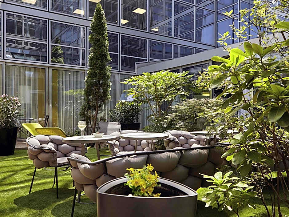 Mercure Paris La Défense Grande Arche Hotel