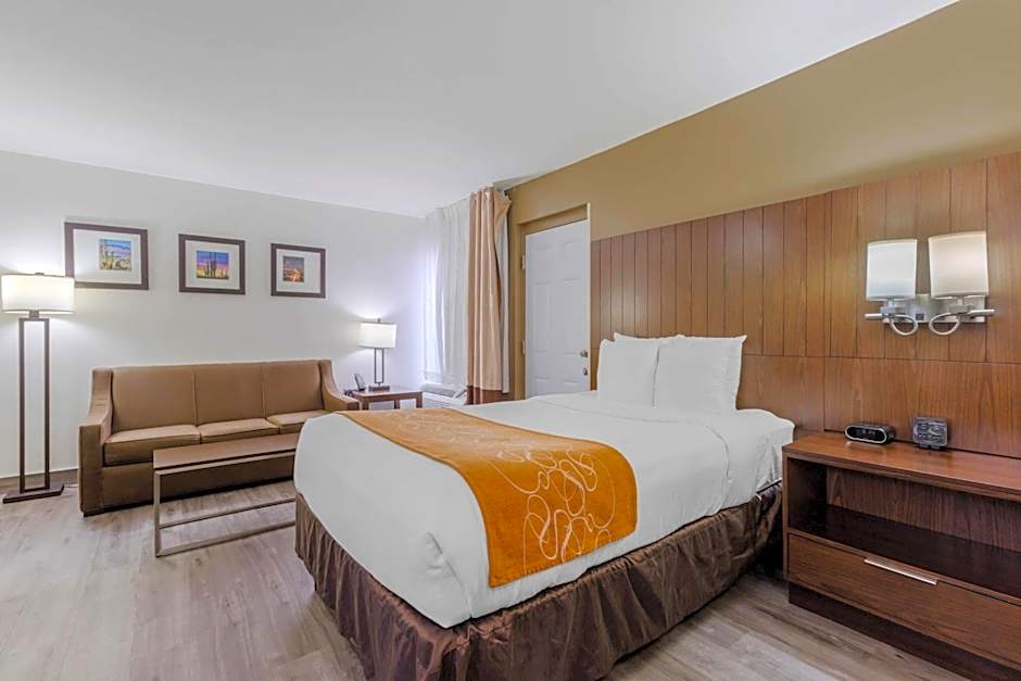 Comfort Suites Tucson near Sabino Canyon