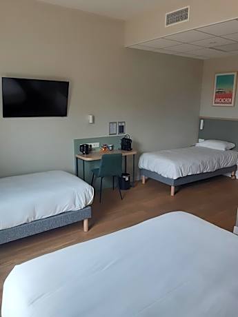 Superior Family Room with One Queen Bed and Two Single Beds