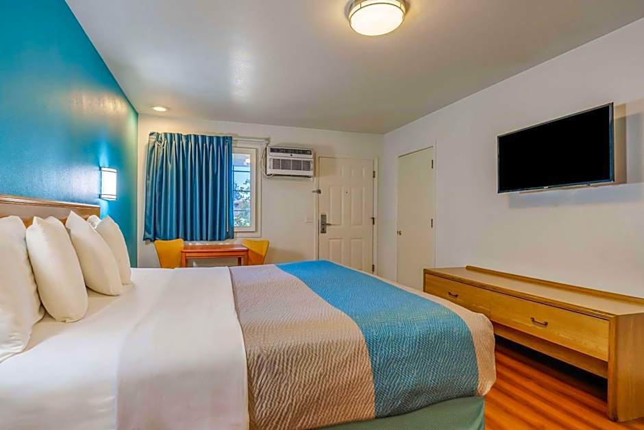 Motel 6-Canby, OR