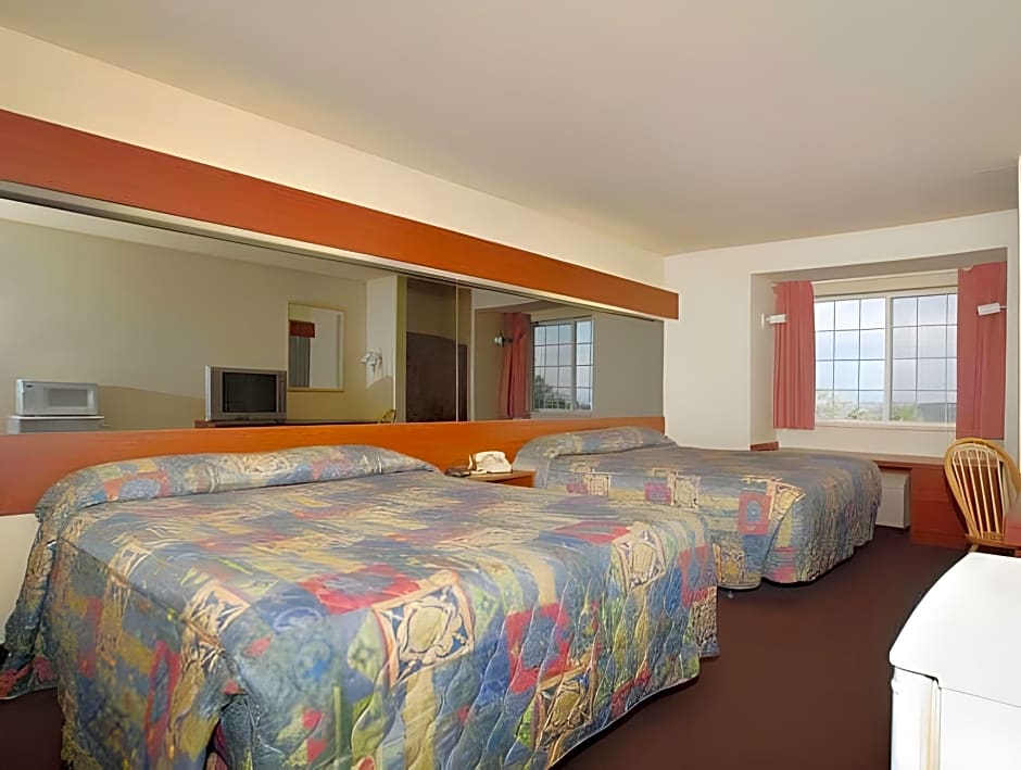 Knights Inn & Suites St Clairesville