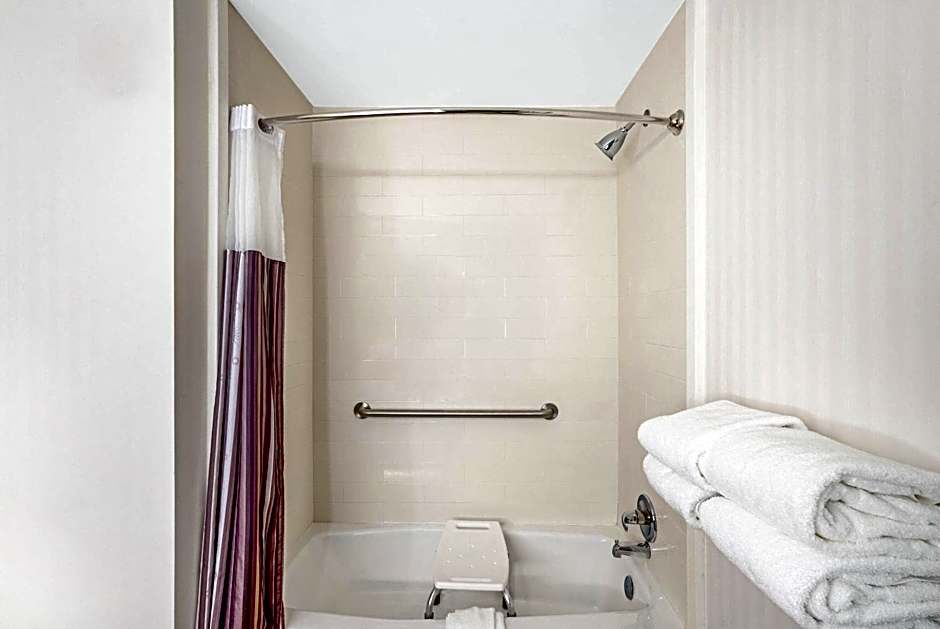 La Quinta Inn & Suites by Wyndham Columbus