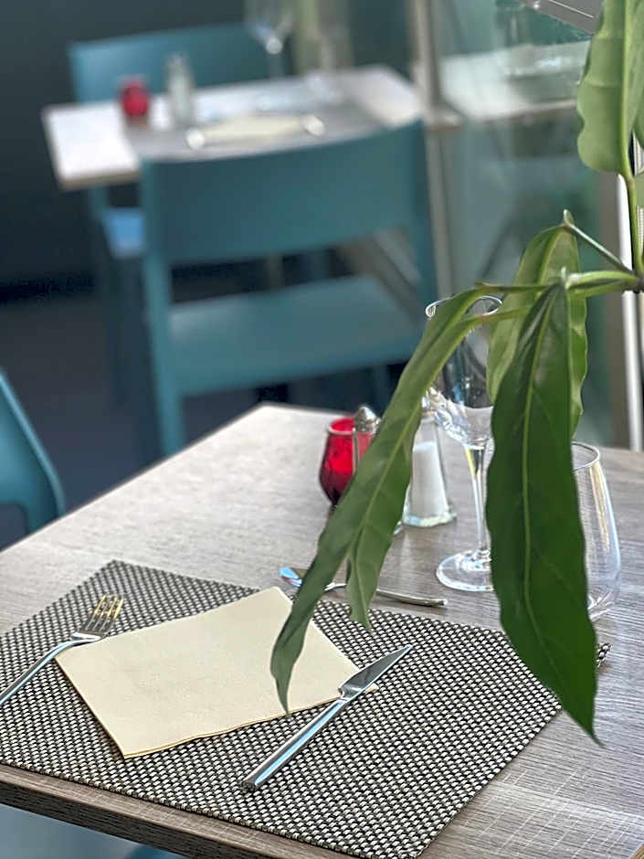 Kyriad Frejus Centre