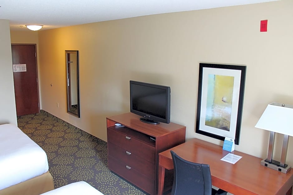 Holiday Inn Express Hotel & Suites Starkville