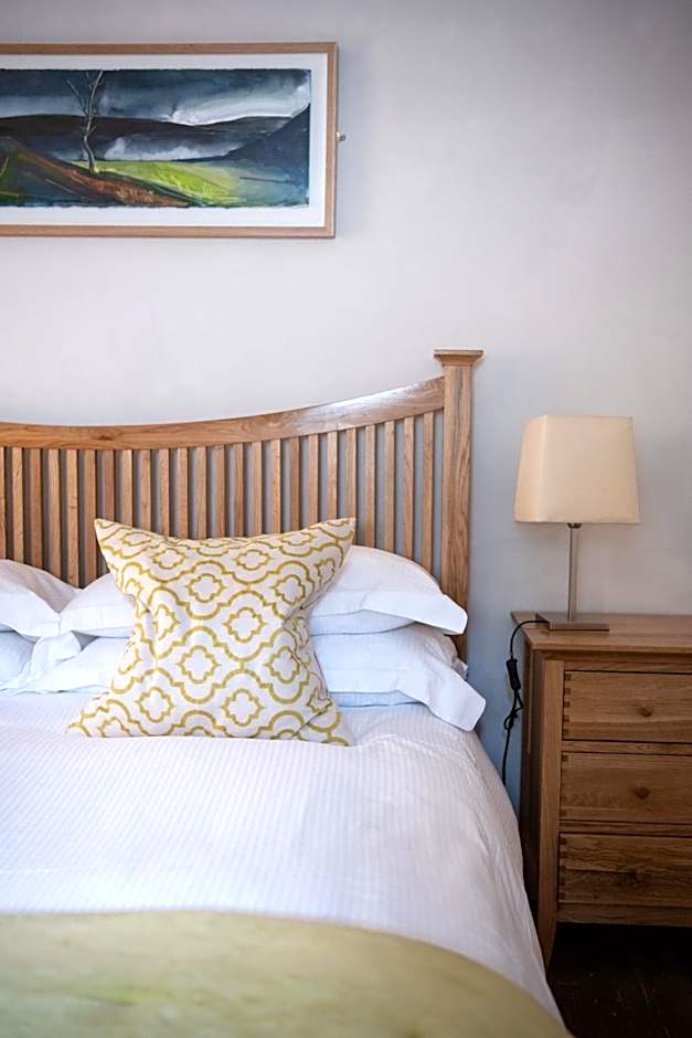 Wheelwrights Arms Country Inn & Pub