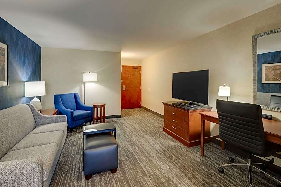 DRURY INN & SUITES MT VERNON