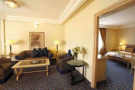 Junior Suite with Sea or Pool View