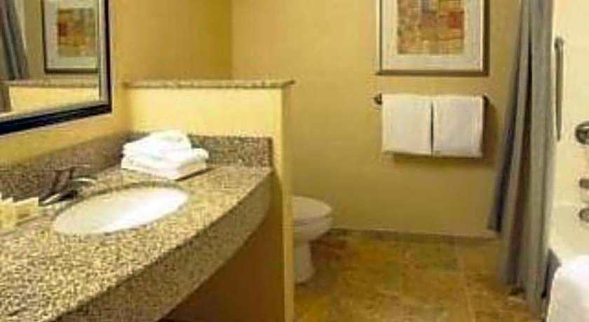 Courtyard by Marriott Hadley Amherst