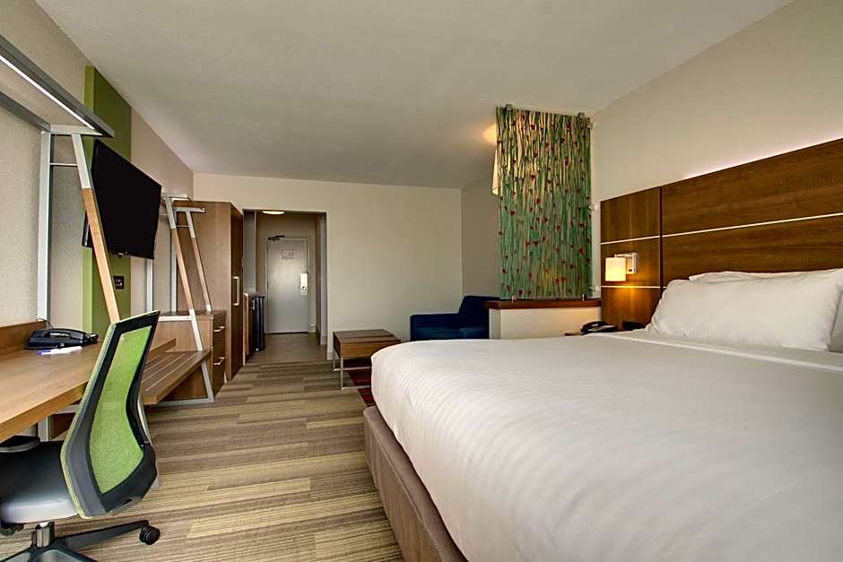 Holiday Inn Express & Suites Wapakoneta By IHG