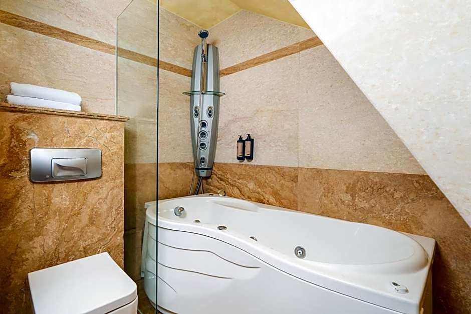 Festa Winter Palace Hotel