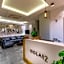 Isola 12 Hotel