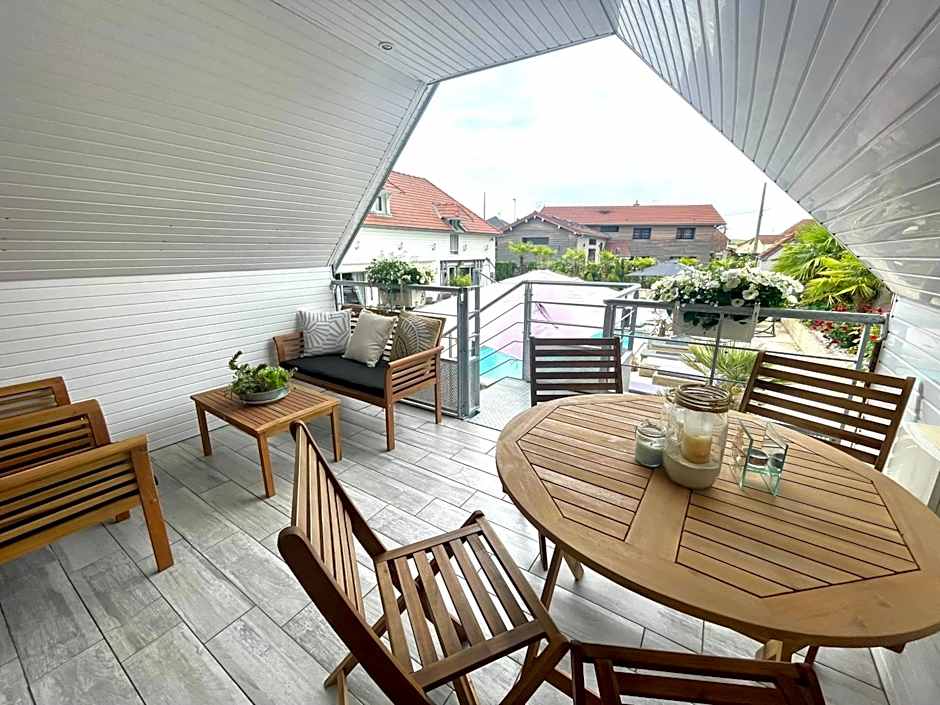 Gîte de la Villa de la Croix avec piscine et parking à 4 minutes de l'A26