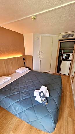 Double Room with 1 Double Bed