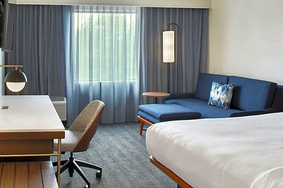 Courtyard by Marriott Wichita East