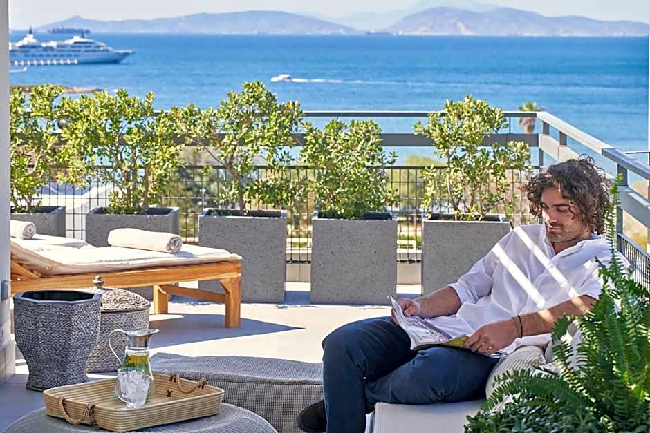 Sea View Cityscape Hotel