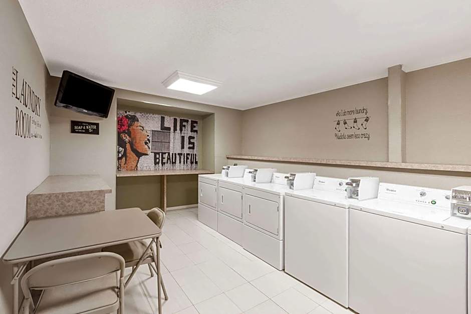 Super 8 by Wyndham Schenectady/Albany Area