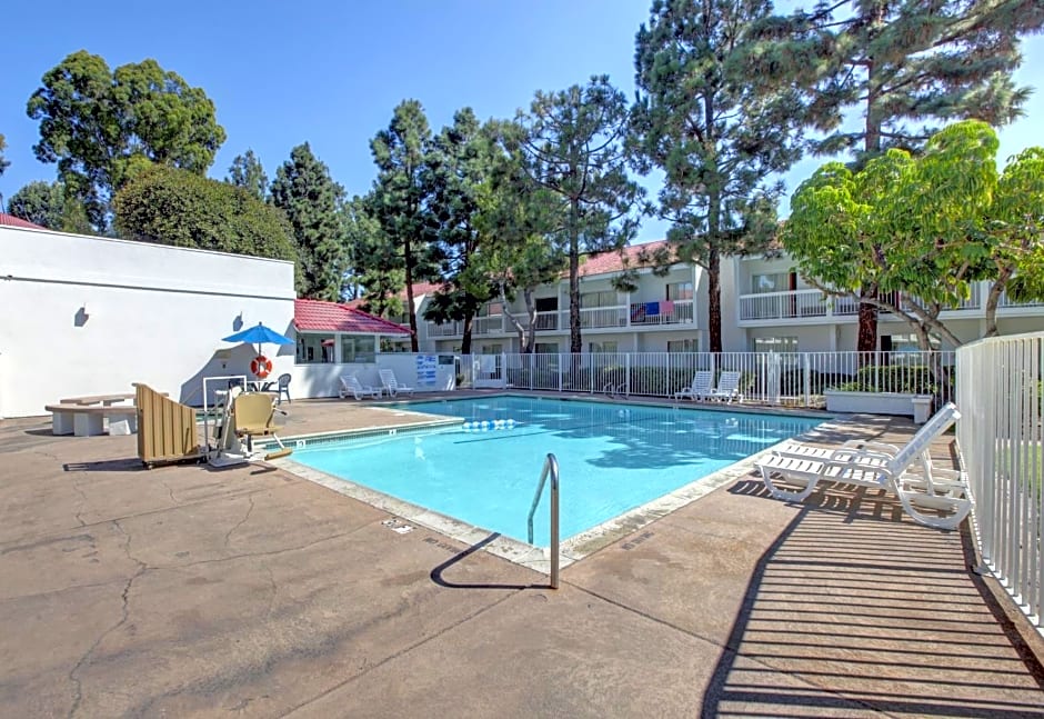 Motel 6-Santa Ana, CA - Irvine - Orange County Airport