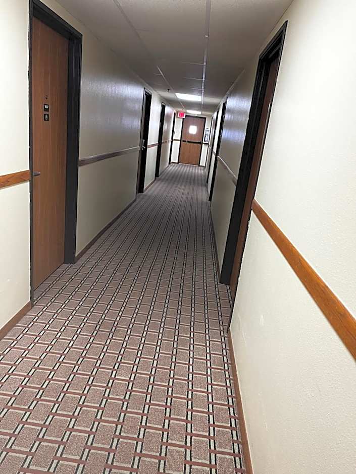 Super 8 by Wyndham Smithville/Kansas City
