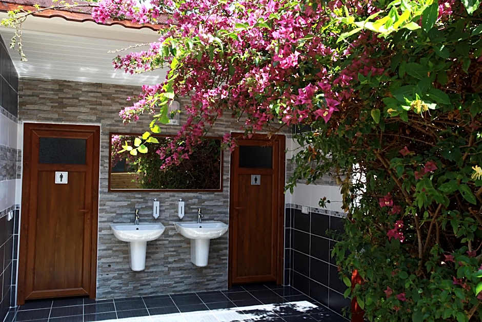 Baris Pension & Bungalows