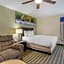Clarion Pointe
