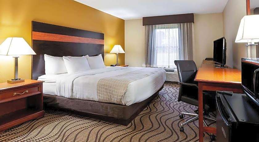 La Quinta Inn & Suites by Wyndham Sandusky