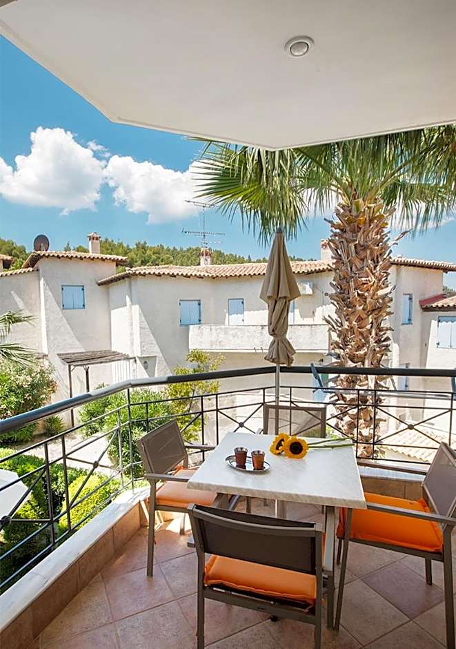 SUN RESIDENCE Exclusive Seaside Suites