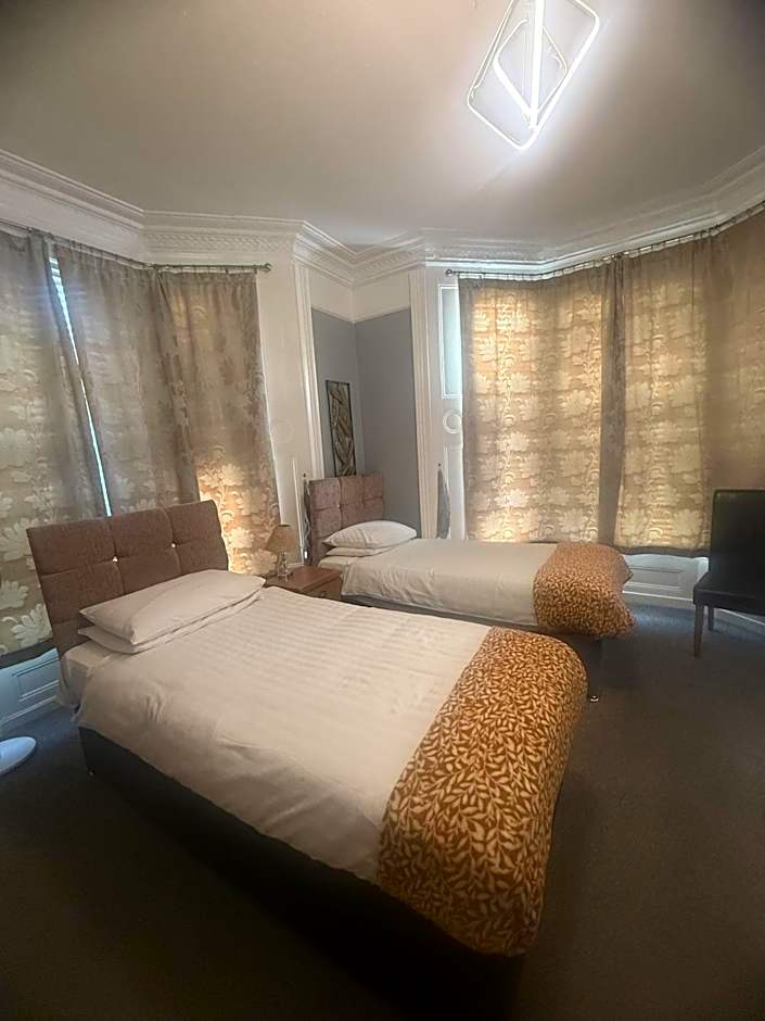 Diamonds Villa near York Hospital