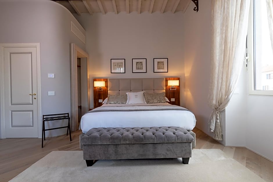 Donati Luxury Tower Suites