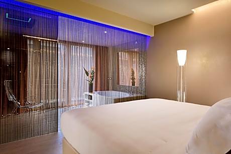 King Room with Spa Bath