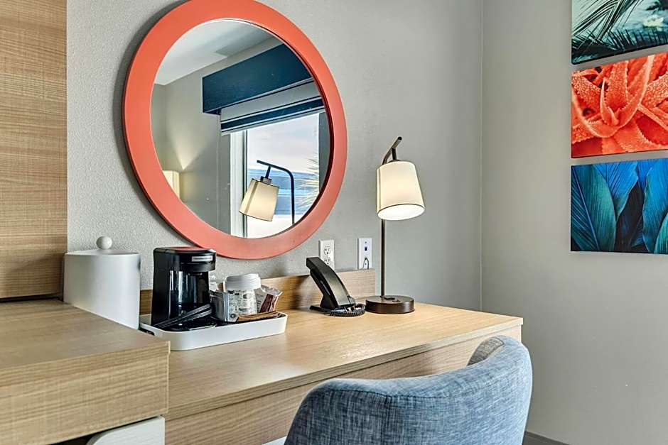 Holiday Inn Express & Suites Destin - Miramar Beach By IHG