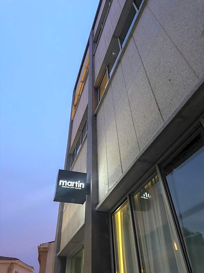 MARTIN Nicosia City Suites