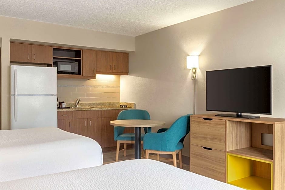 Days Inn by Wyndham Cocoa Beach Port Canaveral