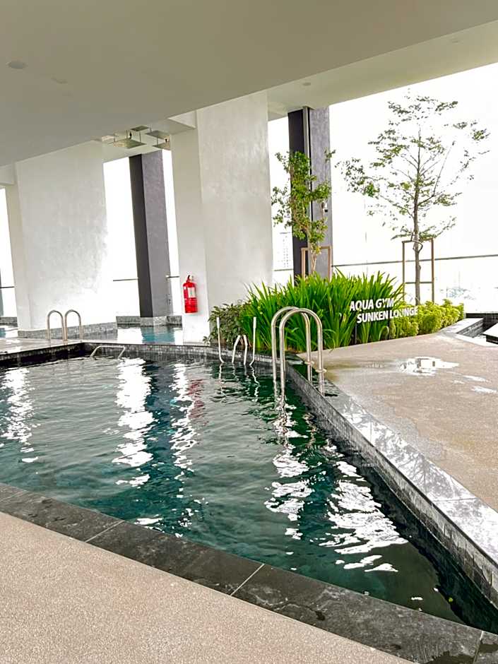 Georgetown Urban Family & Baby-Friendly Home with Skypool Seaview