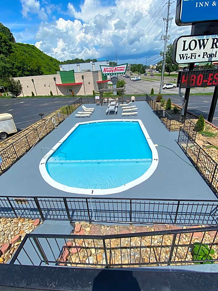 Bear Mount Inn & Suites